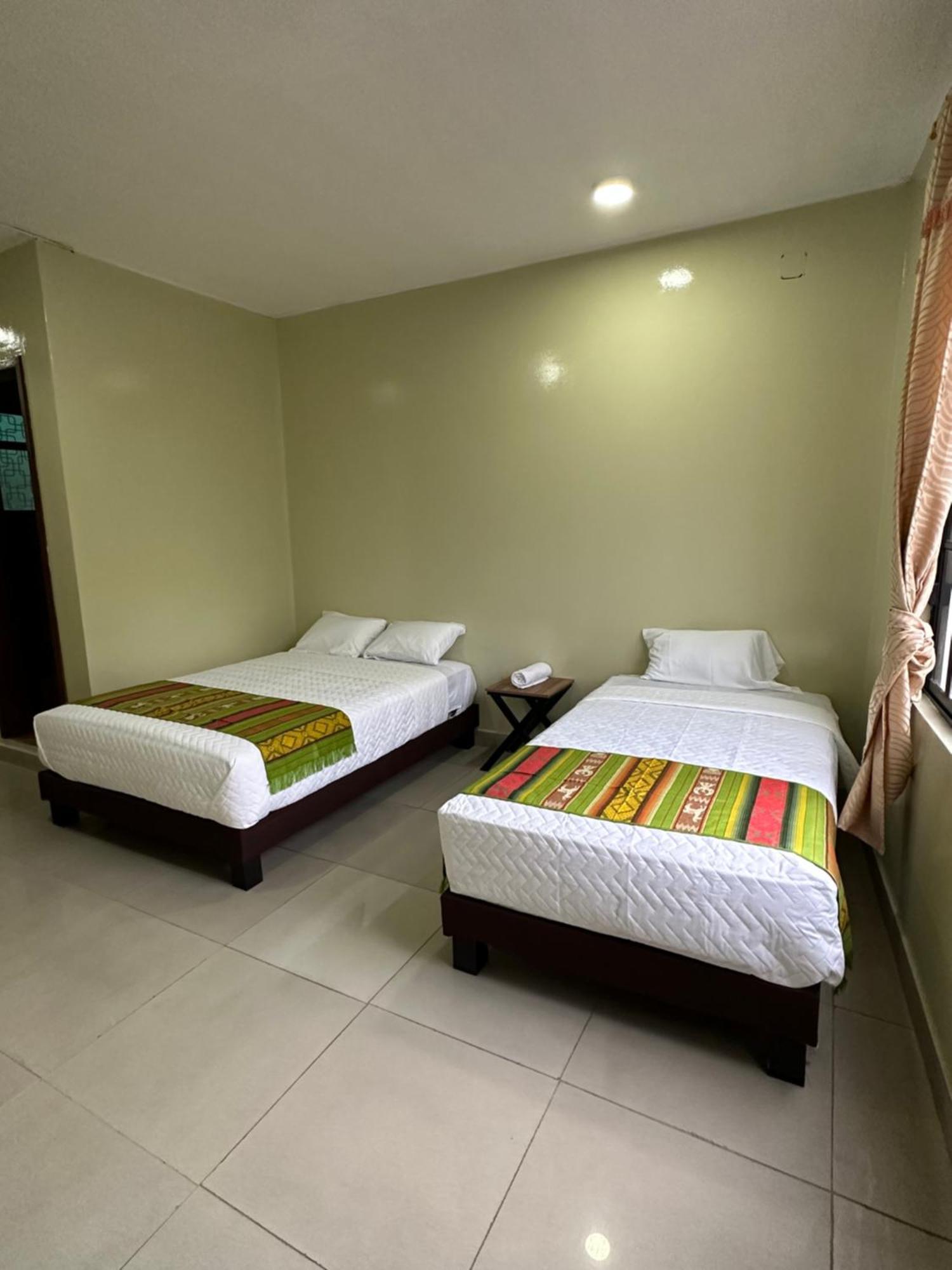 Hostal Marin Central Quito Exterior photo